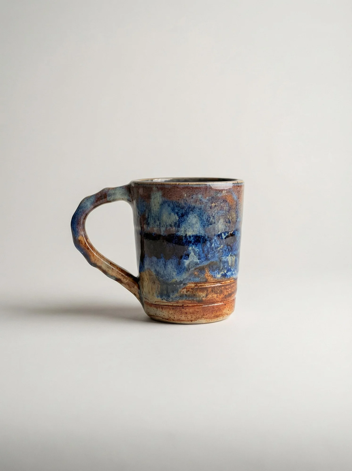 Flowing Blue Rust Tall Mug - detail view