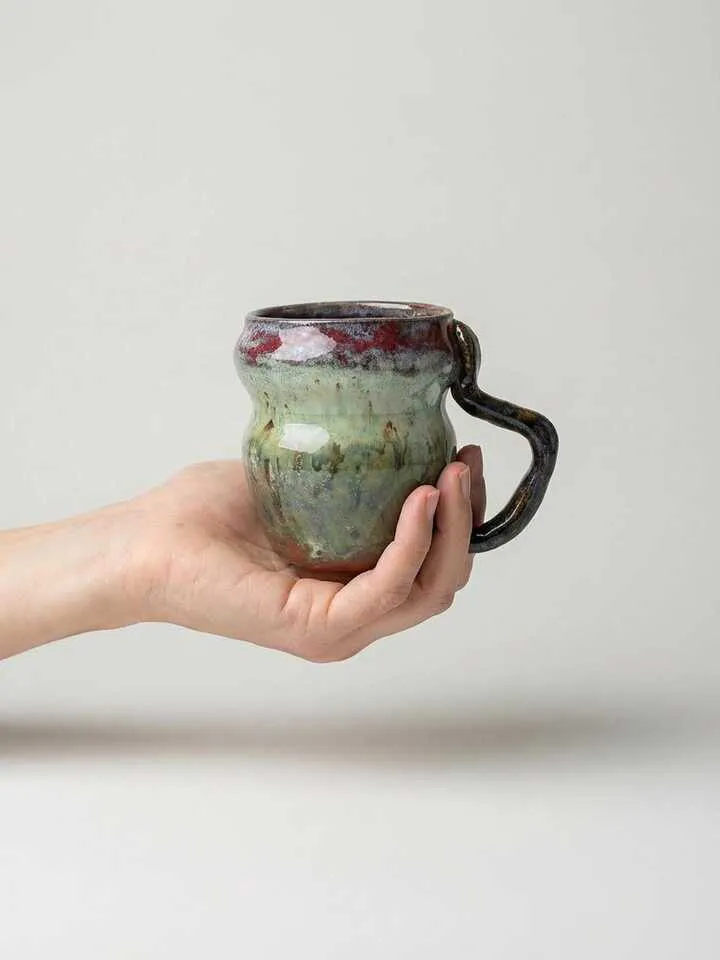 Forest Wine Reactive Mug - detail view