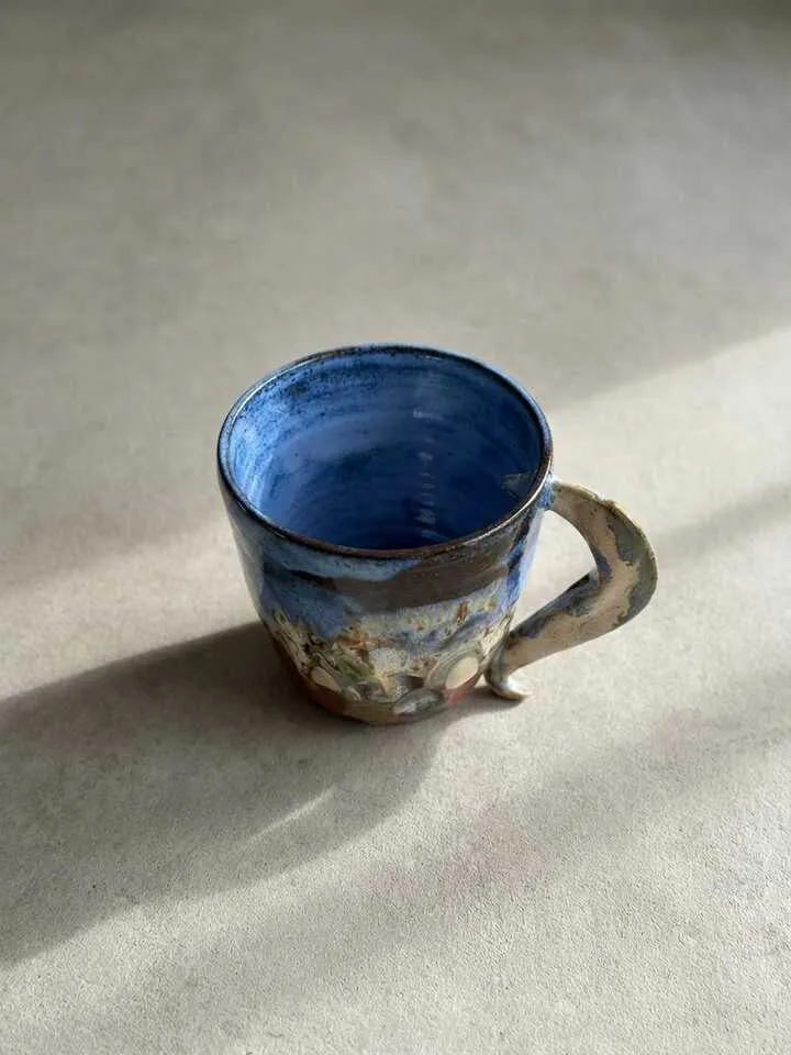 Mountain Glaze Sculpted Handle Mug - detail view