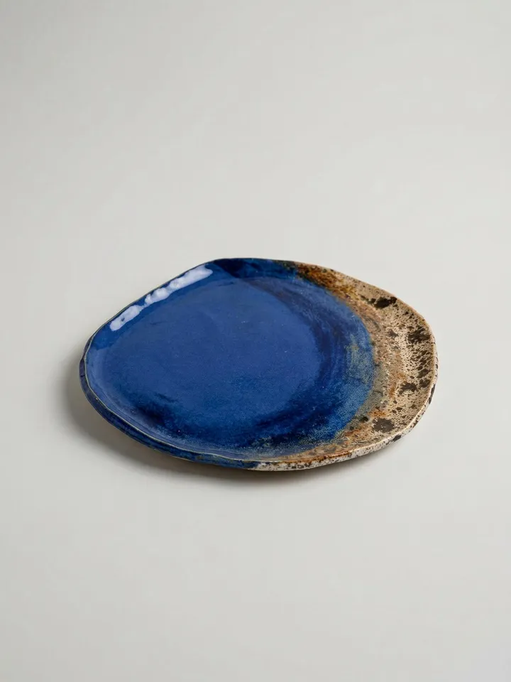 Ocean Blue Sandy Rim Plate - front view