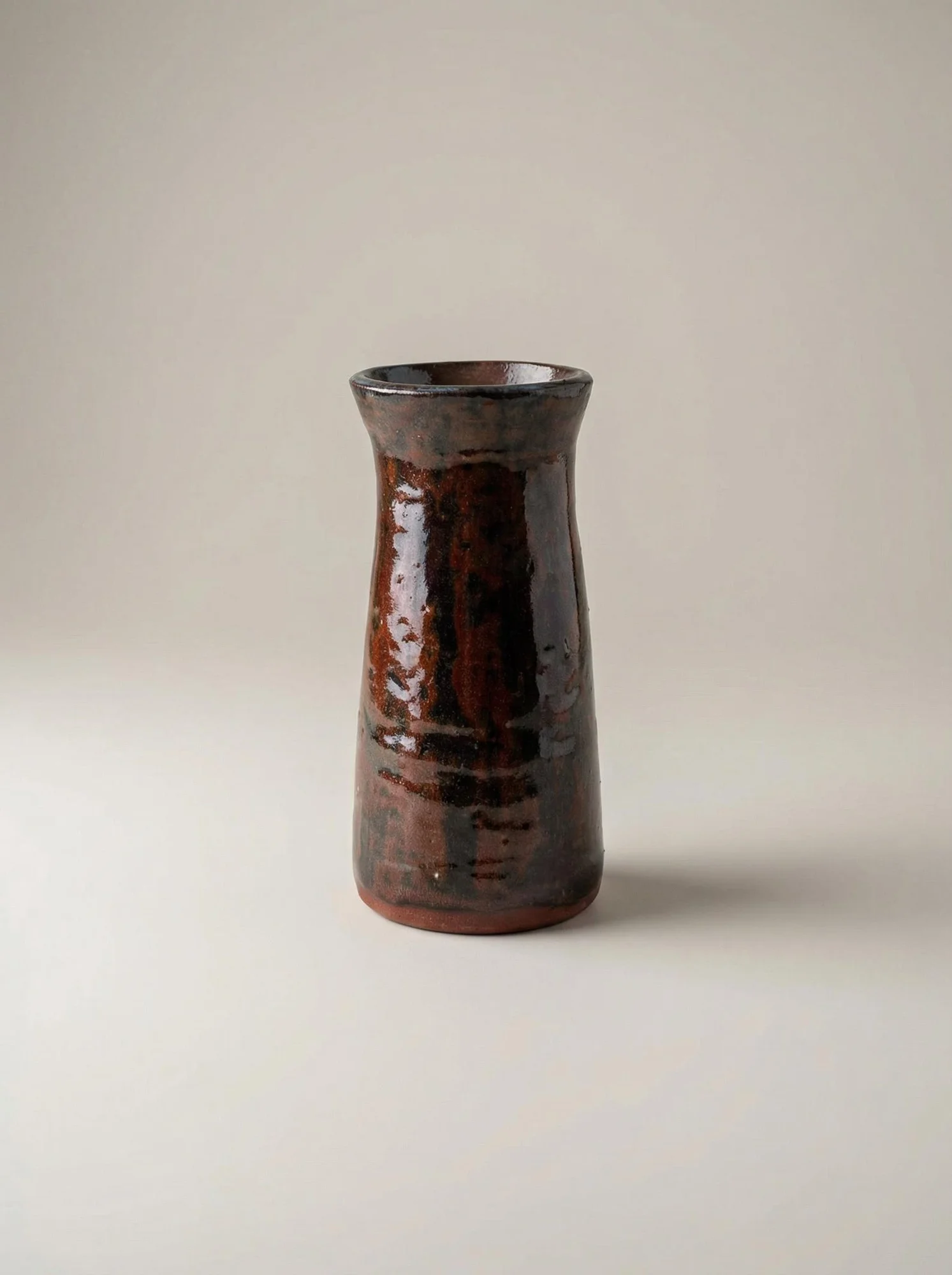 Rock Texture Dark Gloss Vase - detail view