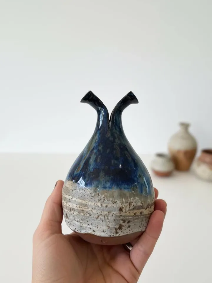 Split Neck Double Opening Vase - detail view