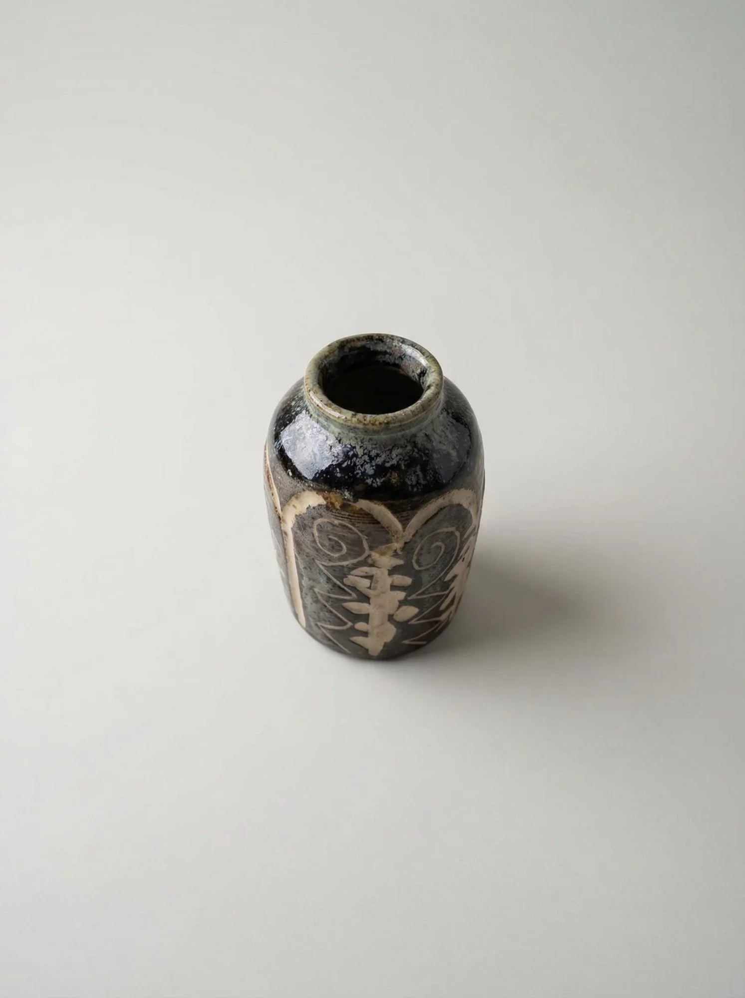 Tribal Dark Gloss Vase - top view