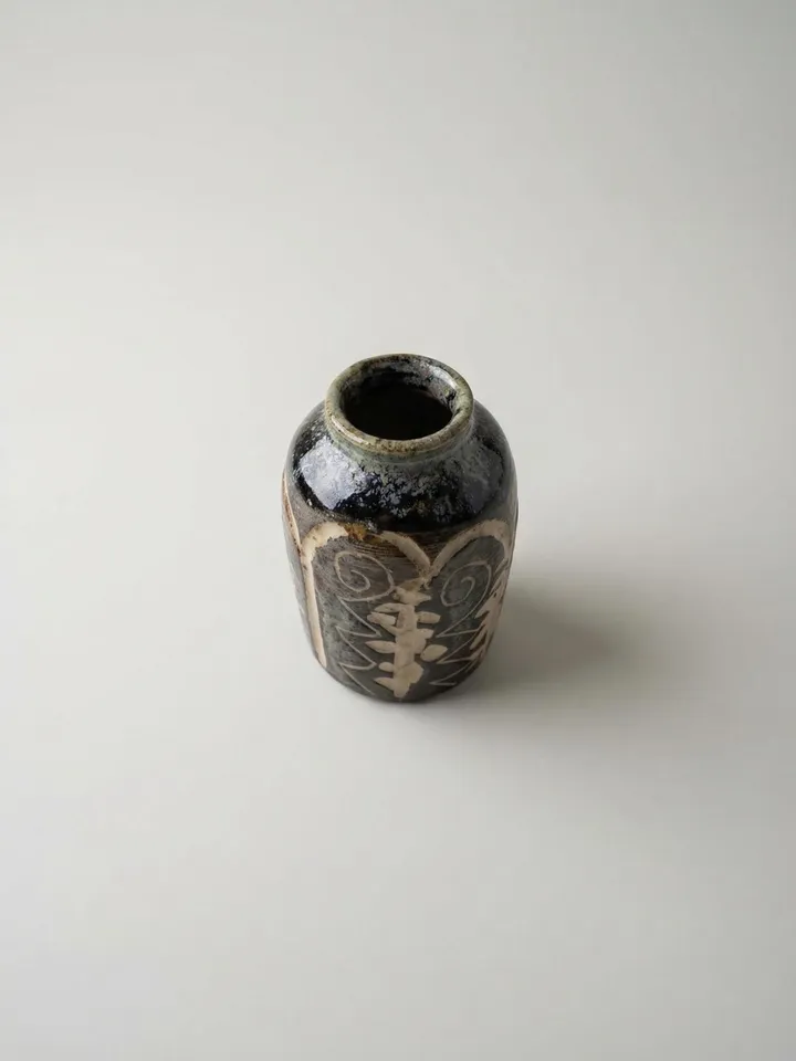 Tribal Dark Gloss Vase - top view